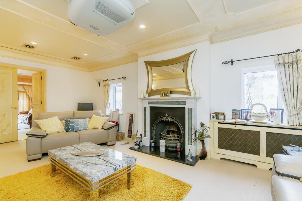 Additional image 2 of Woodmere Avenue, Shirley, Croydon, CR0