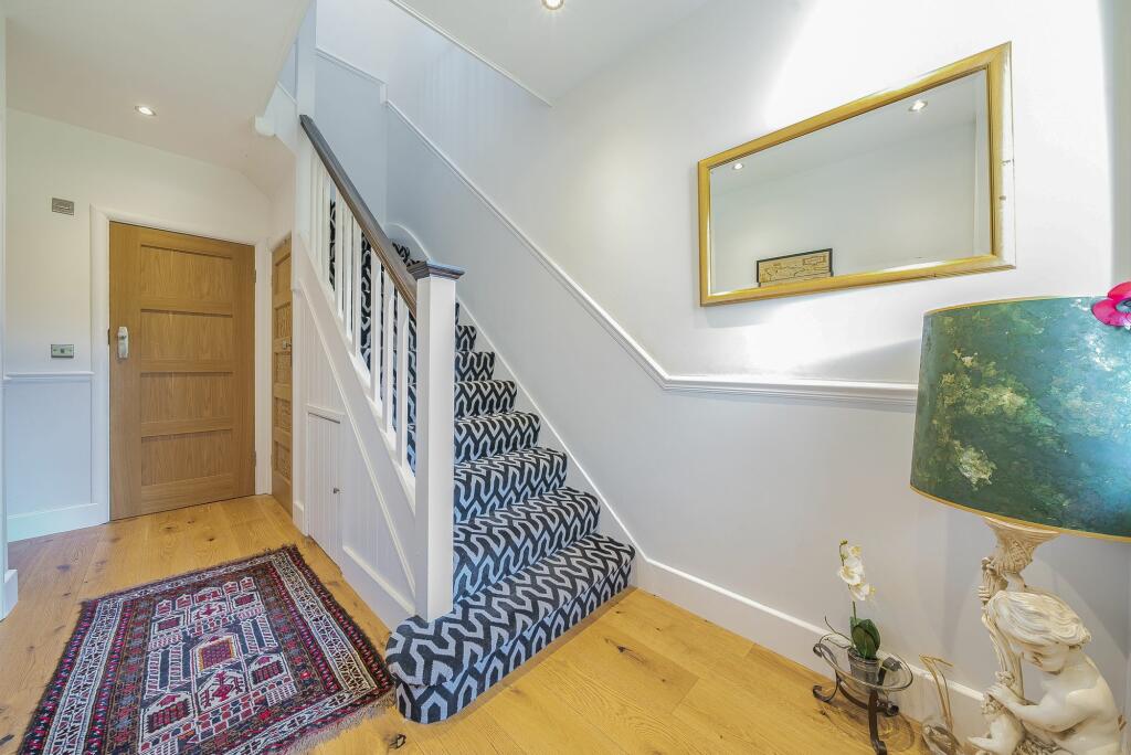 Additional image 10 of The Netherlands, Coulsdon, CR5