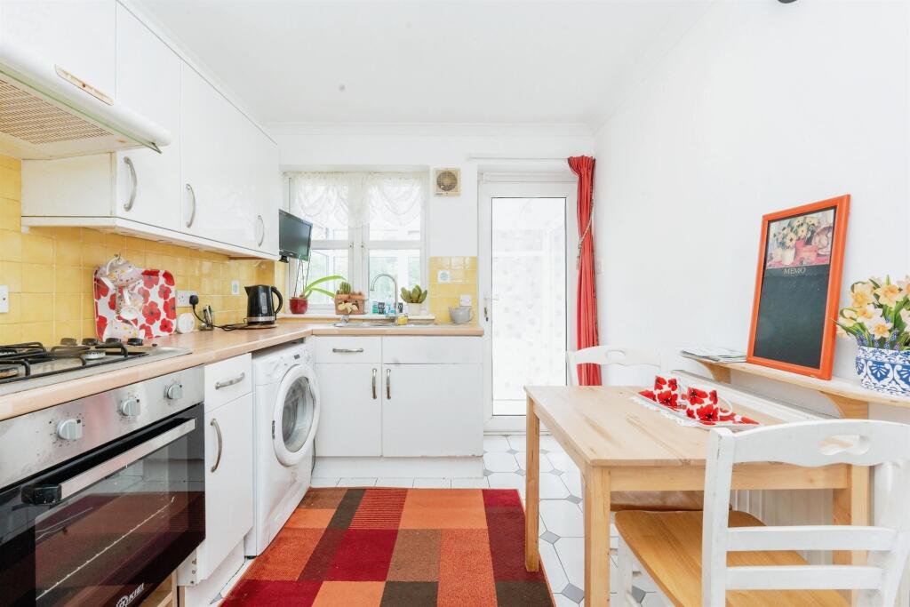 Additional image 16 of Parkfields, Roydon, Harlow