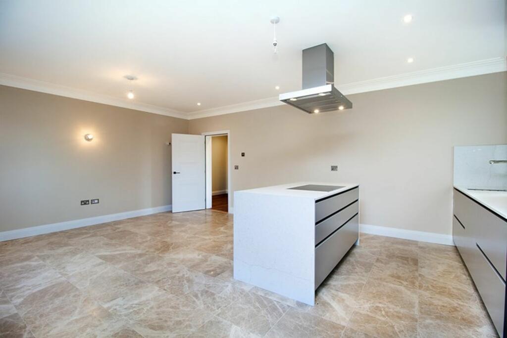 Additional image 5 of Station Road, Woldingham, CR3