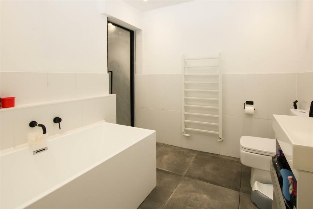 Additional image 5 of Crescent Road, Warley, Brentwood