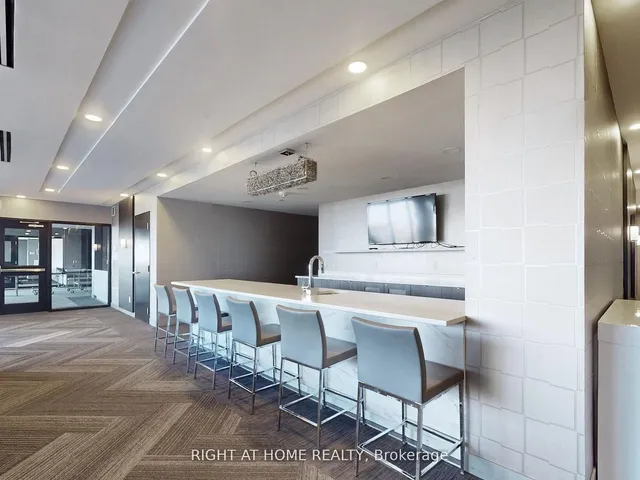 Additional image 31 of 49 East Liberty St Unit 2005