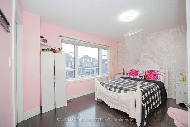 Additional image 26 of 23 HENDRICKS Cres