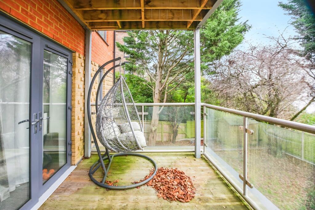 Additional image 4 of 38 Woodcote Grove Road, Coulsdon, CR5