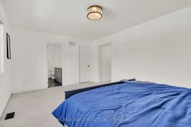 Additional image 32 of 84 Lone Rock Circ