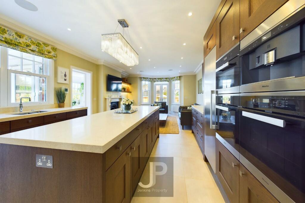 Additional image 24 of Robin Hood Road, Brentwood