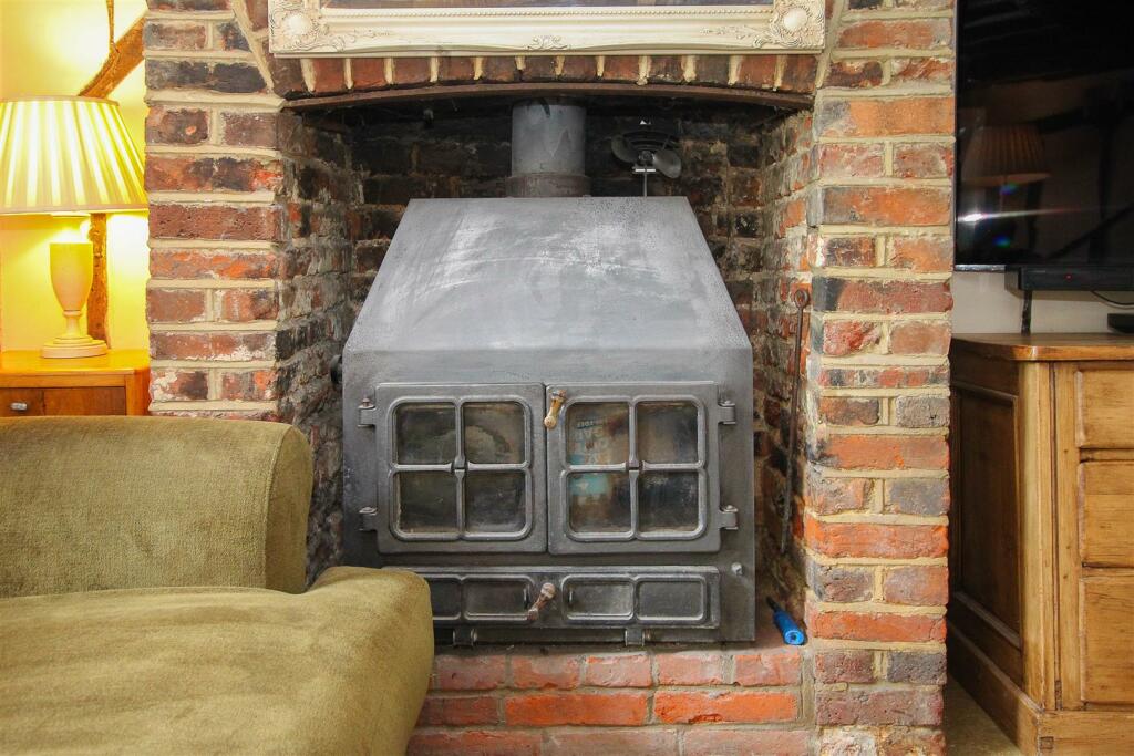 Additional image 7 of Mores Lane, Bentley, Brentwood