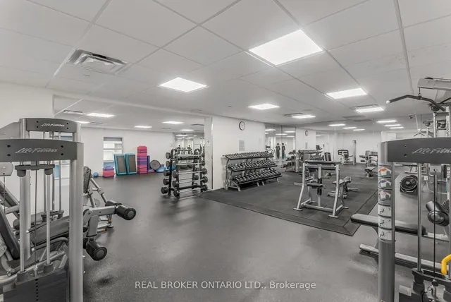 Additional image 32 of 725 King St Unit 213