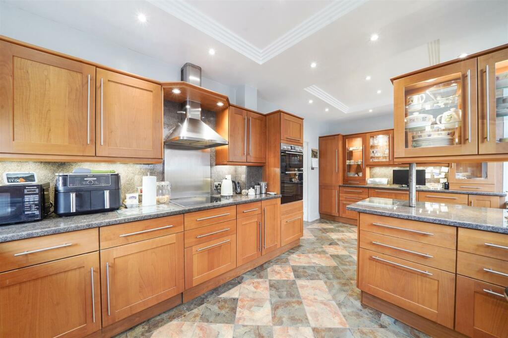 Additional image 12 of Carlyle Road, Croydon