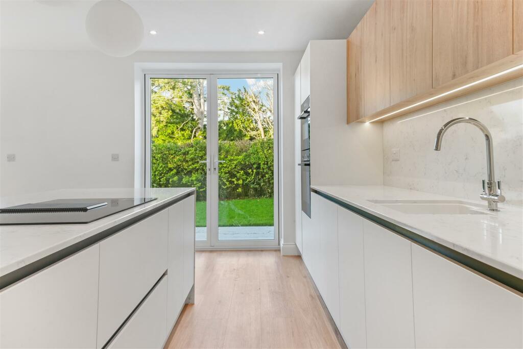 Additional image 3 of Harewood Road, South Croydon