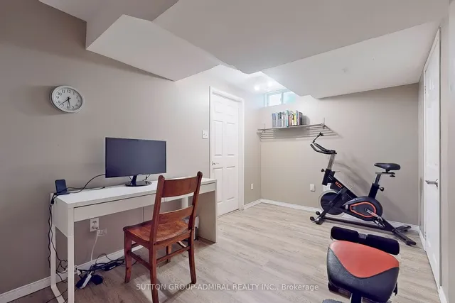 Additional image 24 of 180 Tiller Tr