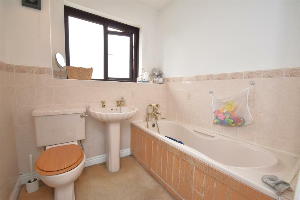 Additional image 17 of Neston Road, Willaston, Neston