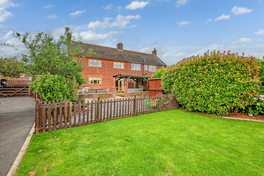 Additional image 3 of Agricultural Cottages, Church Road, West Hanningfield, Chelmsford