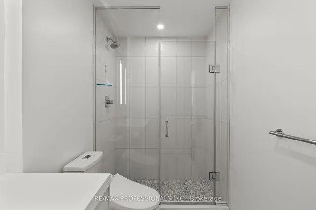 Additional image 14 of 30 Inn On The Park Dr Unit 320