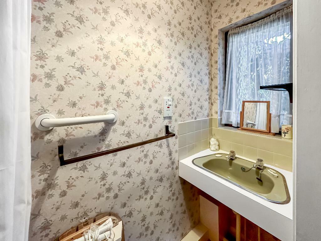 Additional image 12 of Homefield Road, Warlingham, Surrey, CR6 9HU