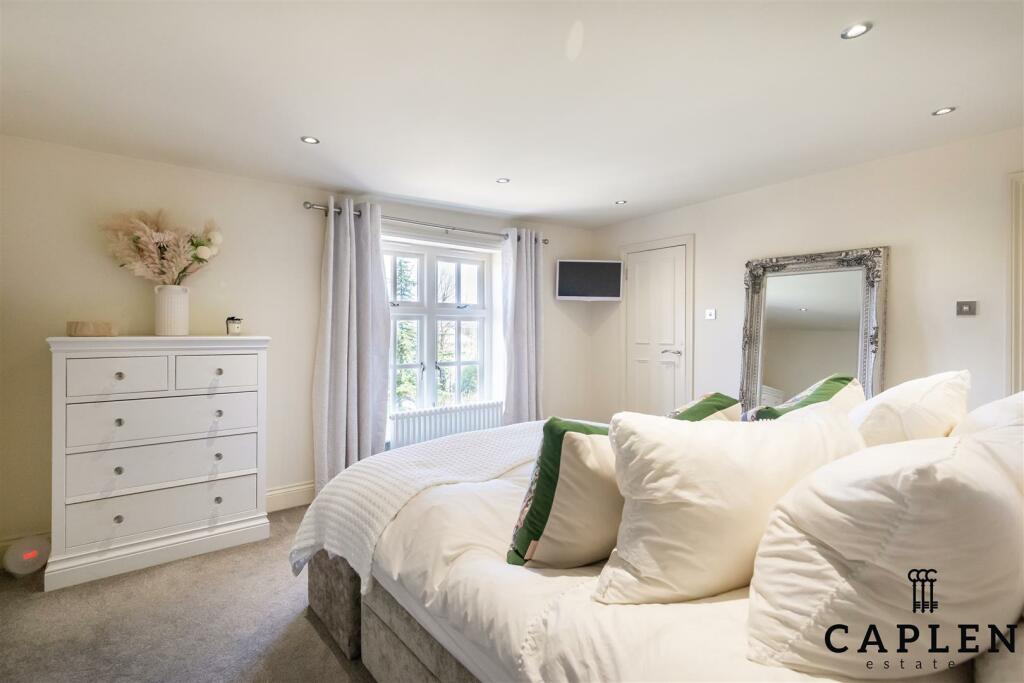 Additional image 30 of Fiddlers Hamlet