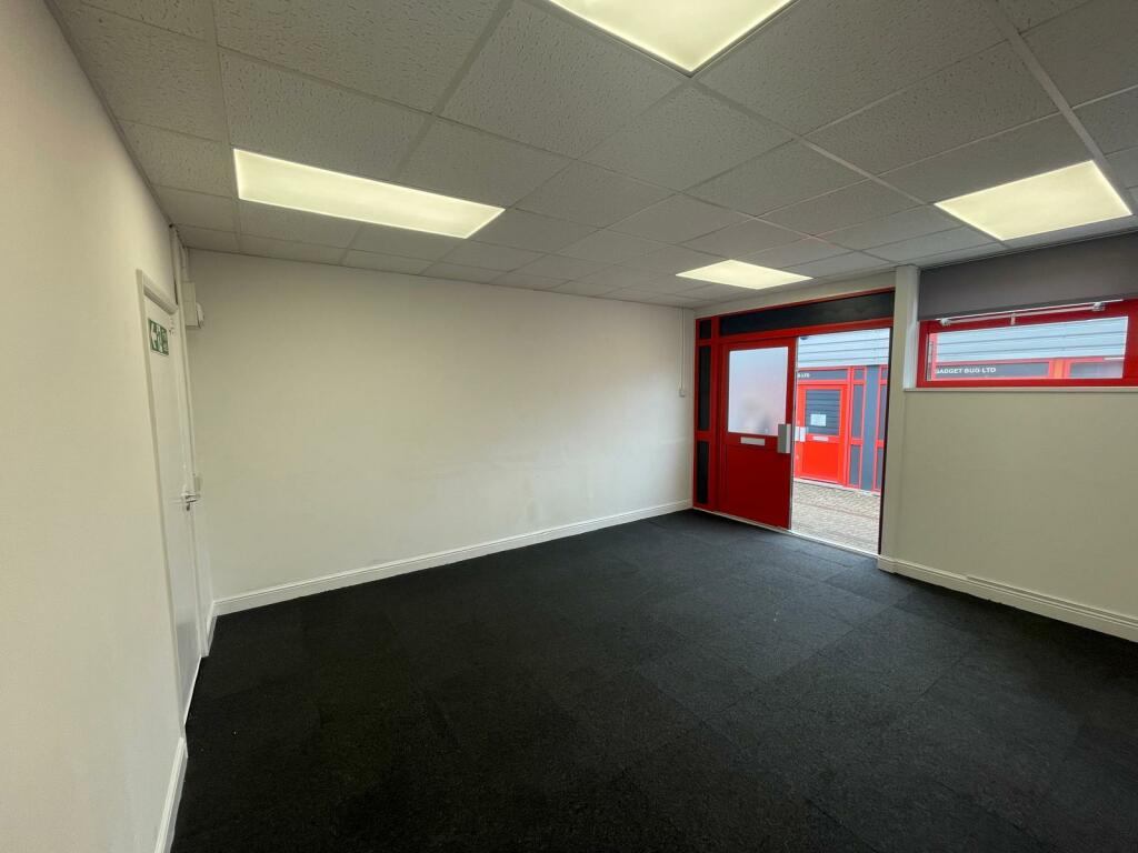 Additional image 2 of Harlow
