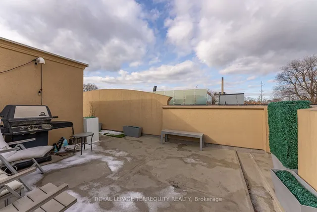 Additional image 34 of 60 Carr St Unit 11