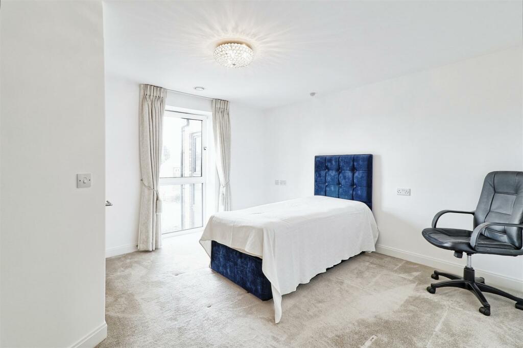 Additional image 4 of Miami House, Princes Road, Chelmsford, CM2 9GE