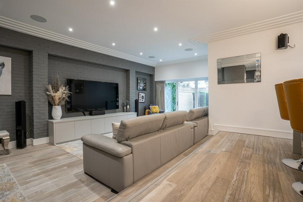 Additional image 10 of Queenborough Lane, Braintree, CM77