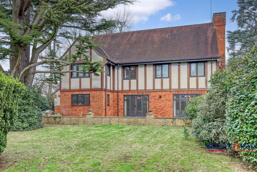 Additional image 9 of Roundwood Avenue, Hutton Mount, Brentwood