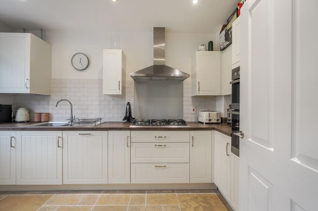 Additional image 22 of Van Brugh Avenue, Coulsdon, CR5