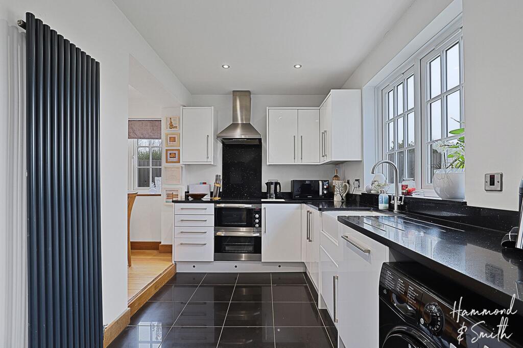 Additional image 10 of Red Oaks Mead, Theydon Bois, CM16