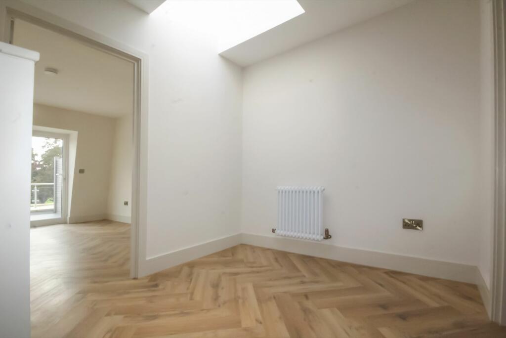 Additional image 9 of 44 The Green, Surrey, CR6