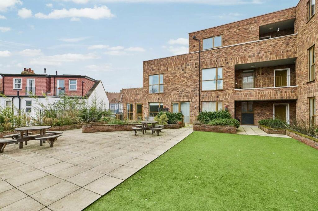 Additional image 8 of Caithness Road, Tooting