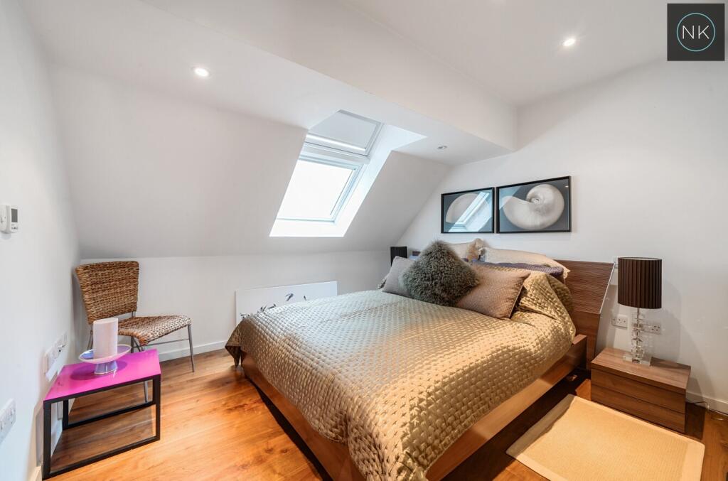 Additional image 20 of Coopers Court, Piercing Hill, Theydon Bois, Epping, Essex, CM16