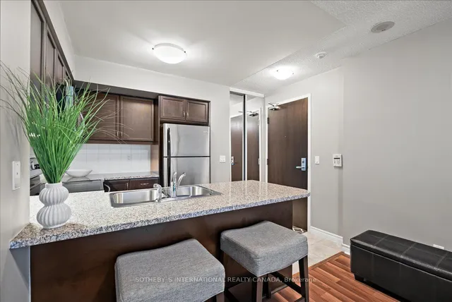 Additional image 6 of 19 Grand Trunk Cres Unit 707