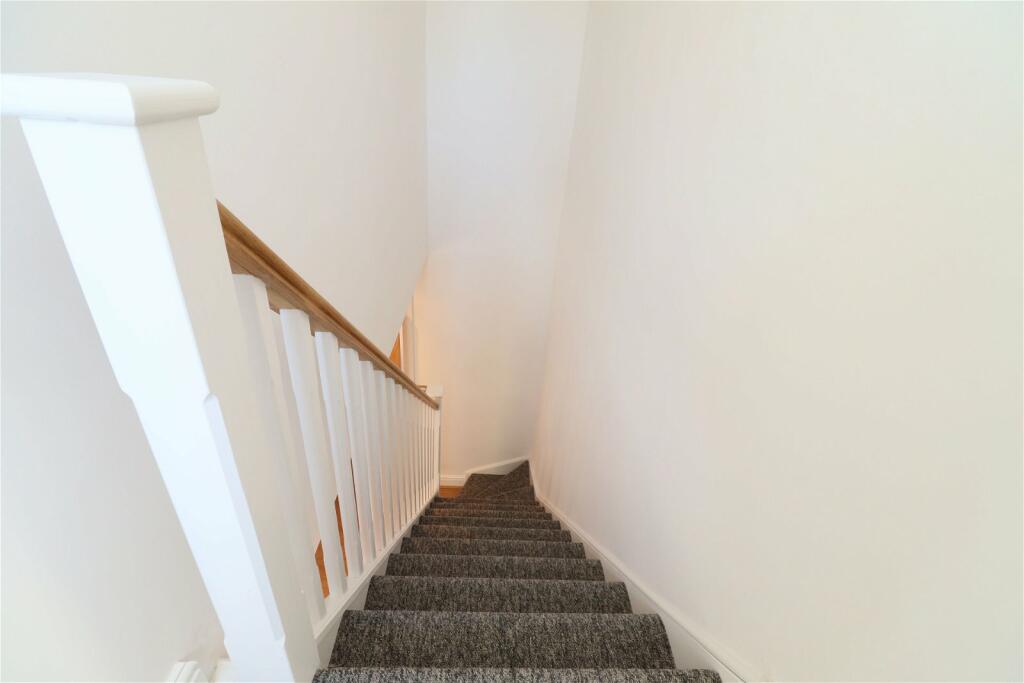 Additional image 7 of Longmead Avenue, Chelmsford, CM2 7EY