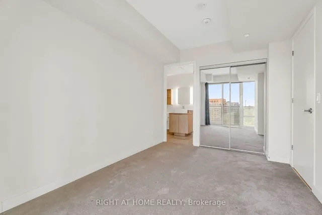 Additional image 17 of 501 Yonge St Unit 1212