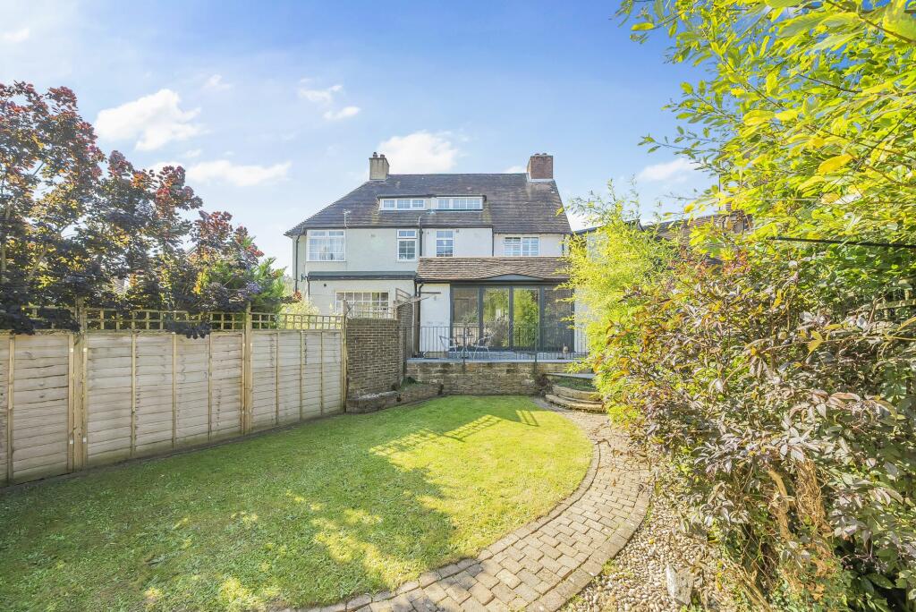 Additional image 4 of The Netherlands, Coulsdon, CR5