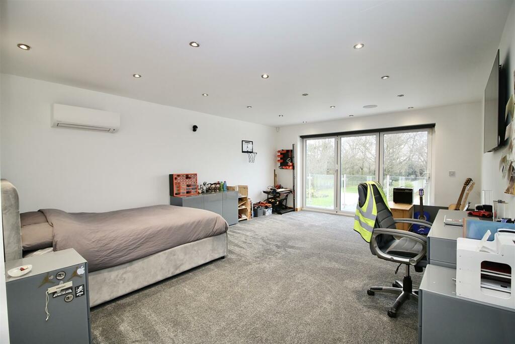 Additional image 22 of Noak Hill Road, Billericay