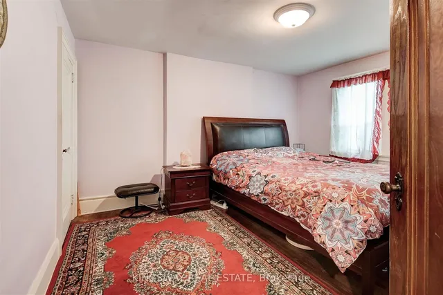 Additional image 11 of 17 Mulholland Ave