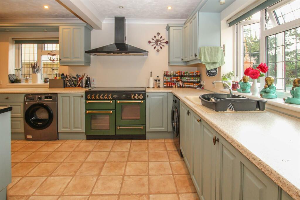 Additional image 11 of Honeypot Lane, Brentwood