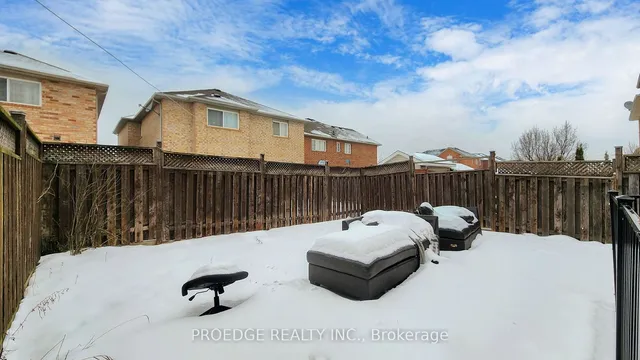 Additional image 16 of 31 Luella Cres