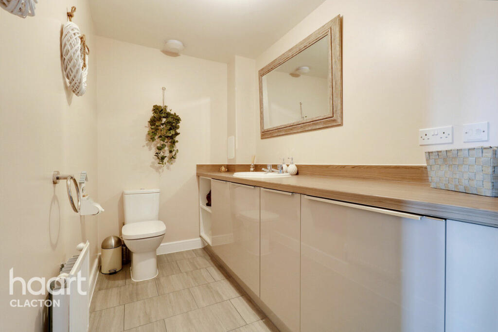 Additional image 8 of Skippers Way, Walton On The Naze