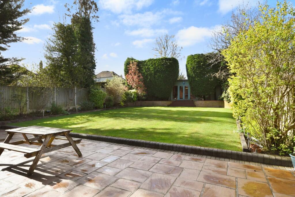 Additional image 2 of Rochford Avenue, Shenfield, Brentwood, CM15