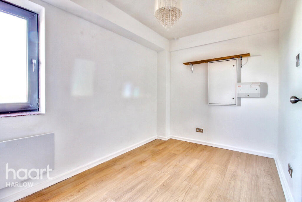 Additional image 7 of Harlow, Harlow