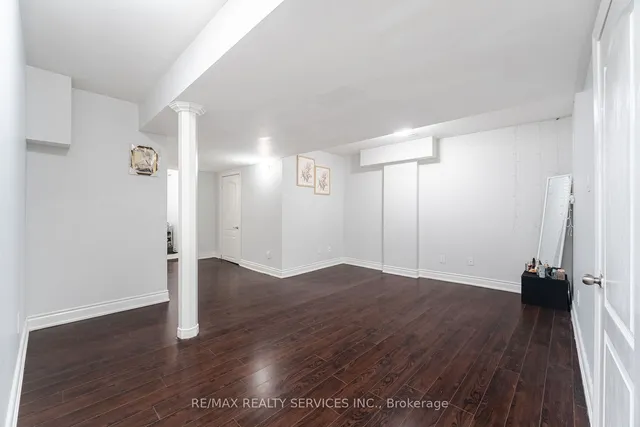 Additional image 32 of 4 Runnymede Cres