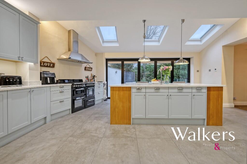 Additional image 3 of West Park Crescent, Billericay