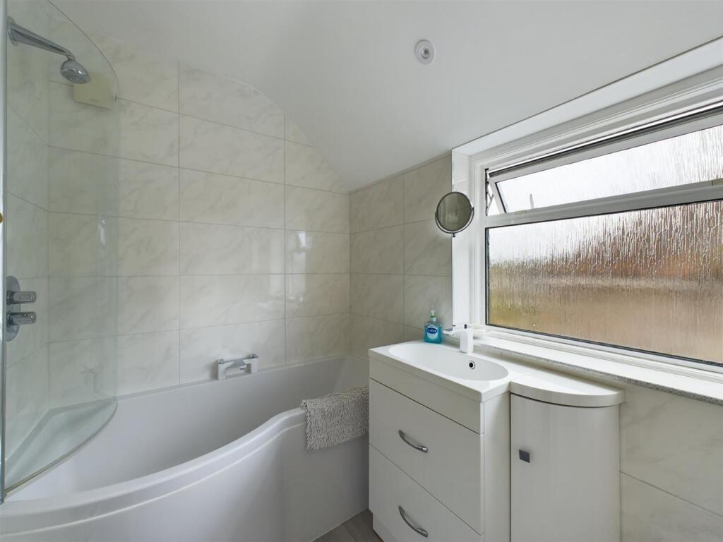 Additional image 9 of Alexander Road, Coulsdon