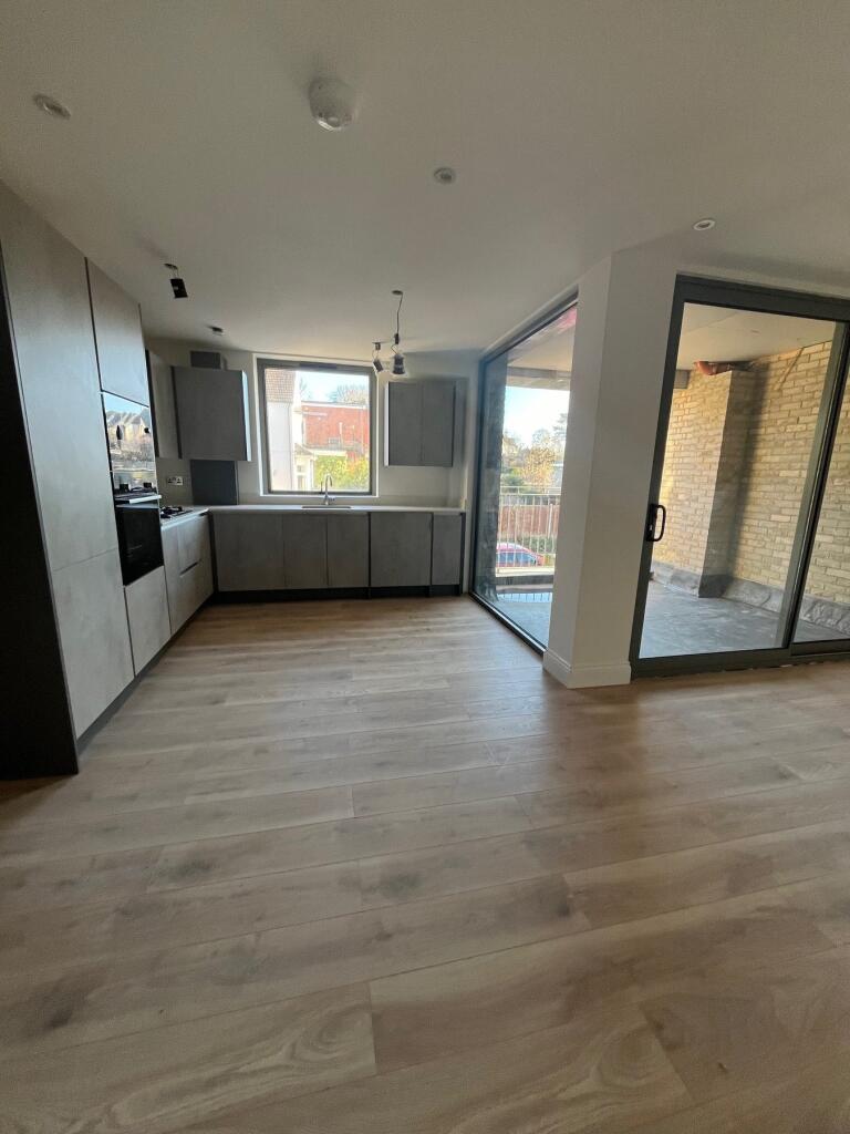 Additional image 11 of Selsdon Road, South Croydon, Surrey, CR2