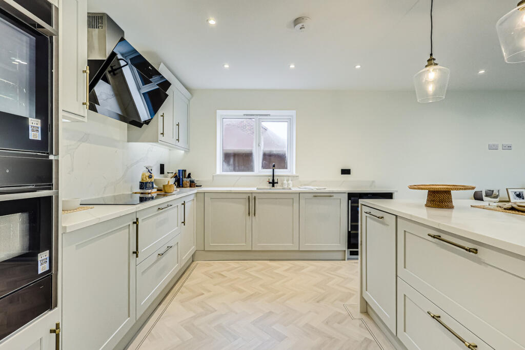 Additional image 8 of Tottenhoe North Drive, Brentwood, CM13