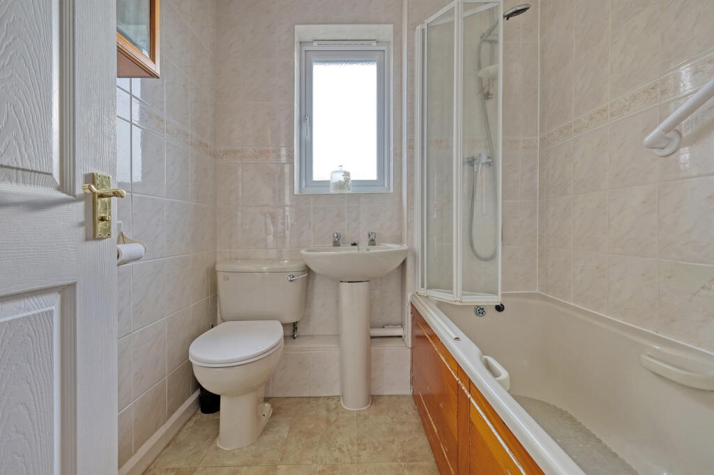 Additional image 10 of Earl Mountbatten Drive, Billericay, CM12