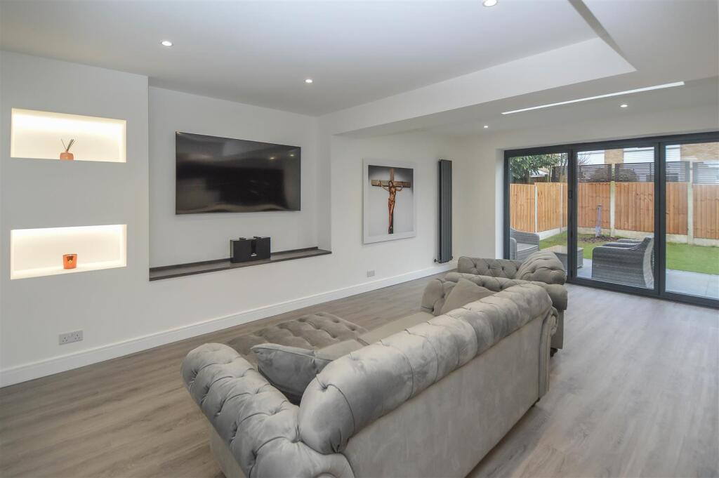 Additional image 7 of Robin Close, Billericay