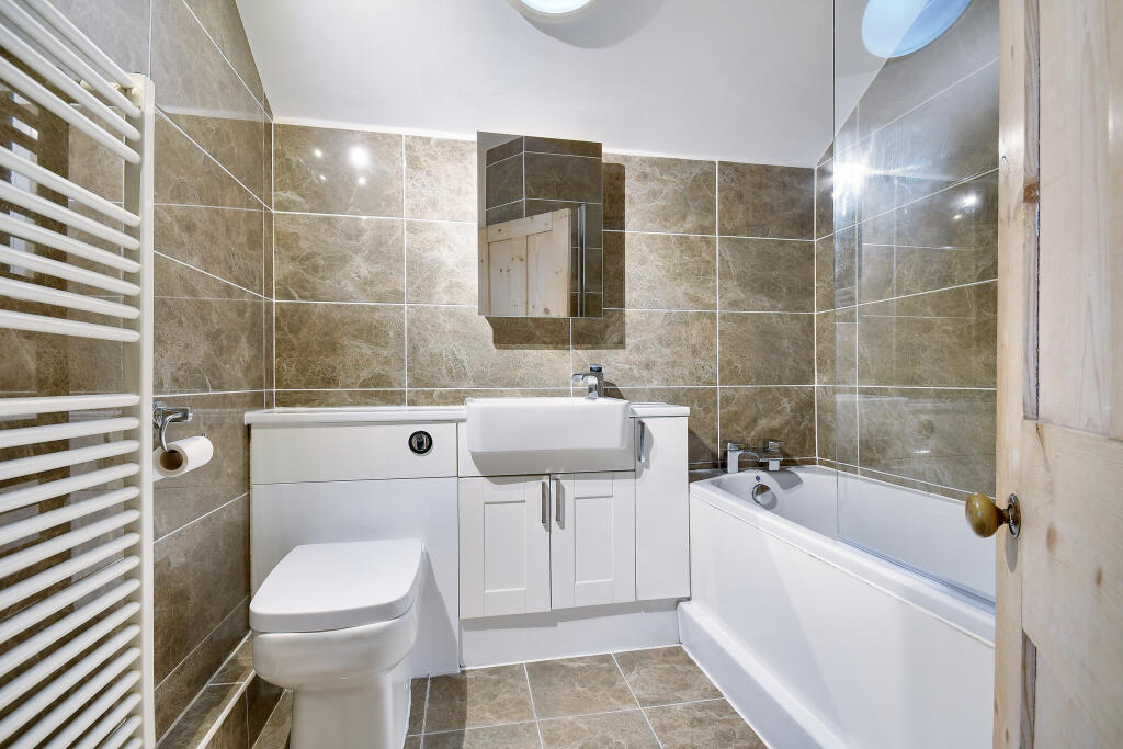 Additional image 20 of Beehive Lane, Chelmsford
