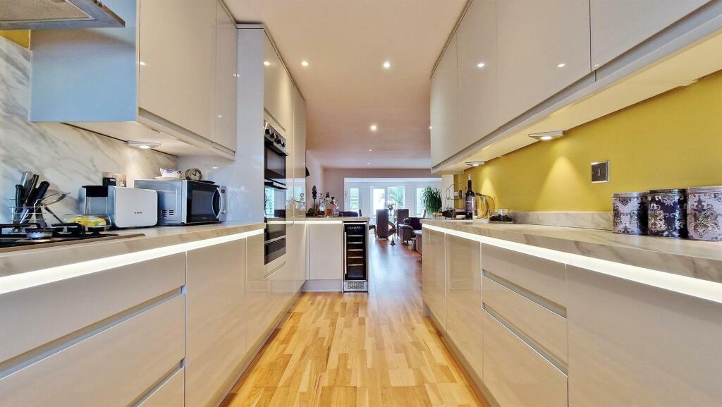 Additional image 13 of The Beach House, Green Lane, Walton On The Naze